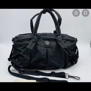 ALL BLACK Lululemon Destiny Duffel Bag